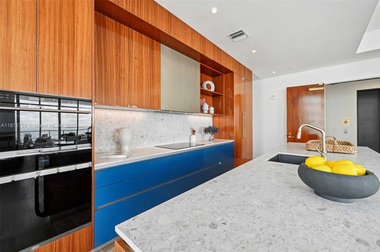 Small Image of 2655 SOUTH BAYSHORE DR #1601, Miami Number 23