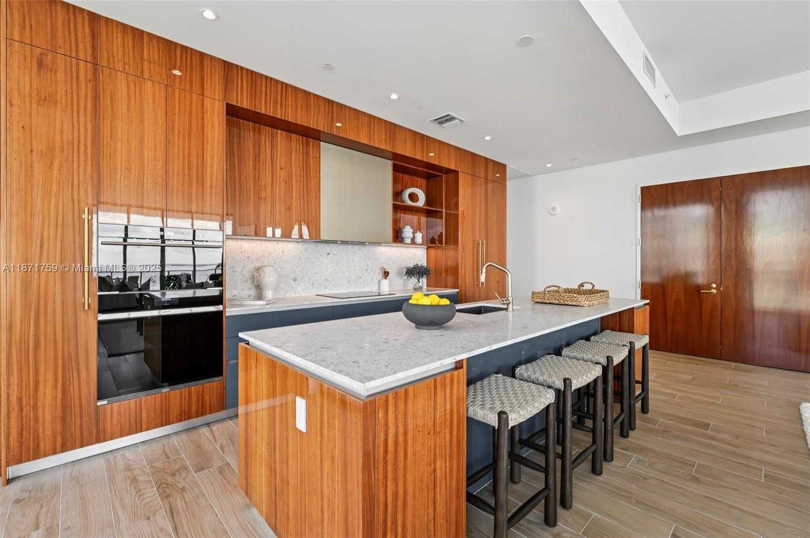 Small Image of 2655 SOUTH BAYSHORE DR #1601, Miami Number 25