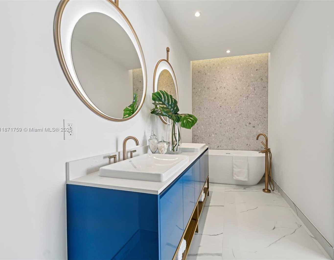 Small Image of 2655 SOUTH BAYSHORE DR #1601, Miami Number 33