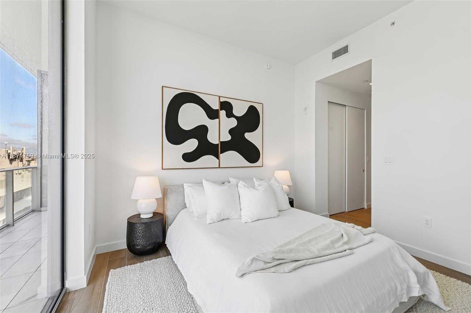 Small Image of 2655 SOUTH BAYSHORE DR #1601, Miami Number 37