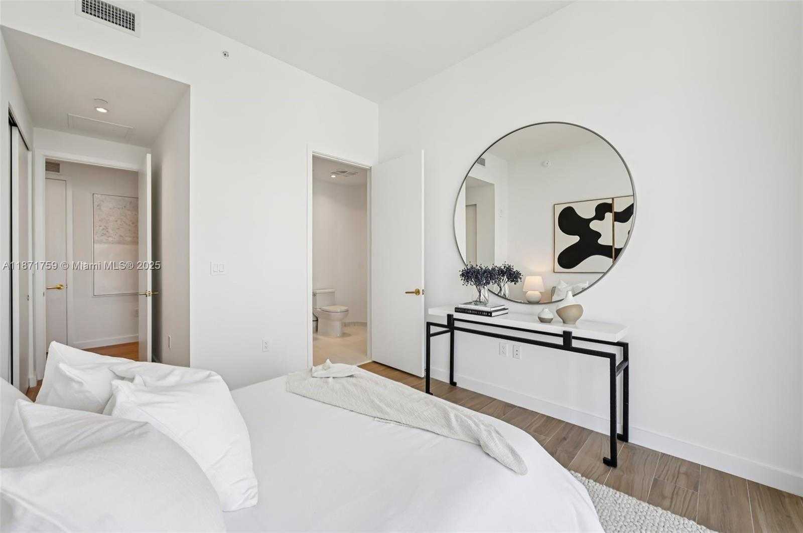 Small Image of 2655 SOUTH BAYSHORE DR #1601, Miami Number 38