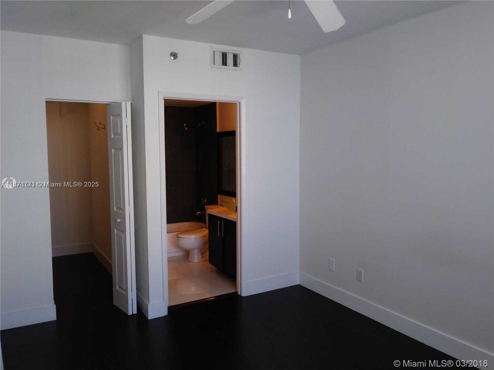 Small Image of 770 CLAUGHTON ISLAND DR #PH-29, Miami Number 10