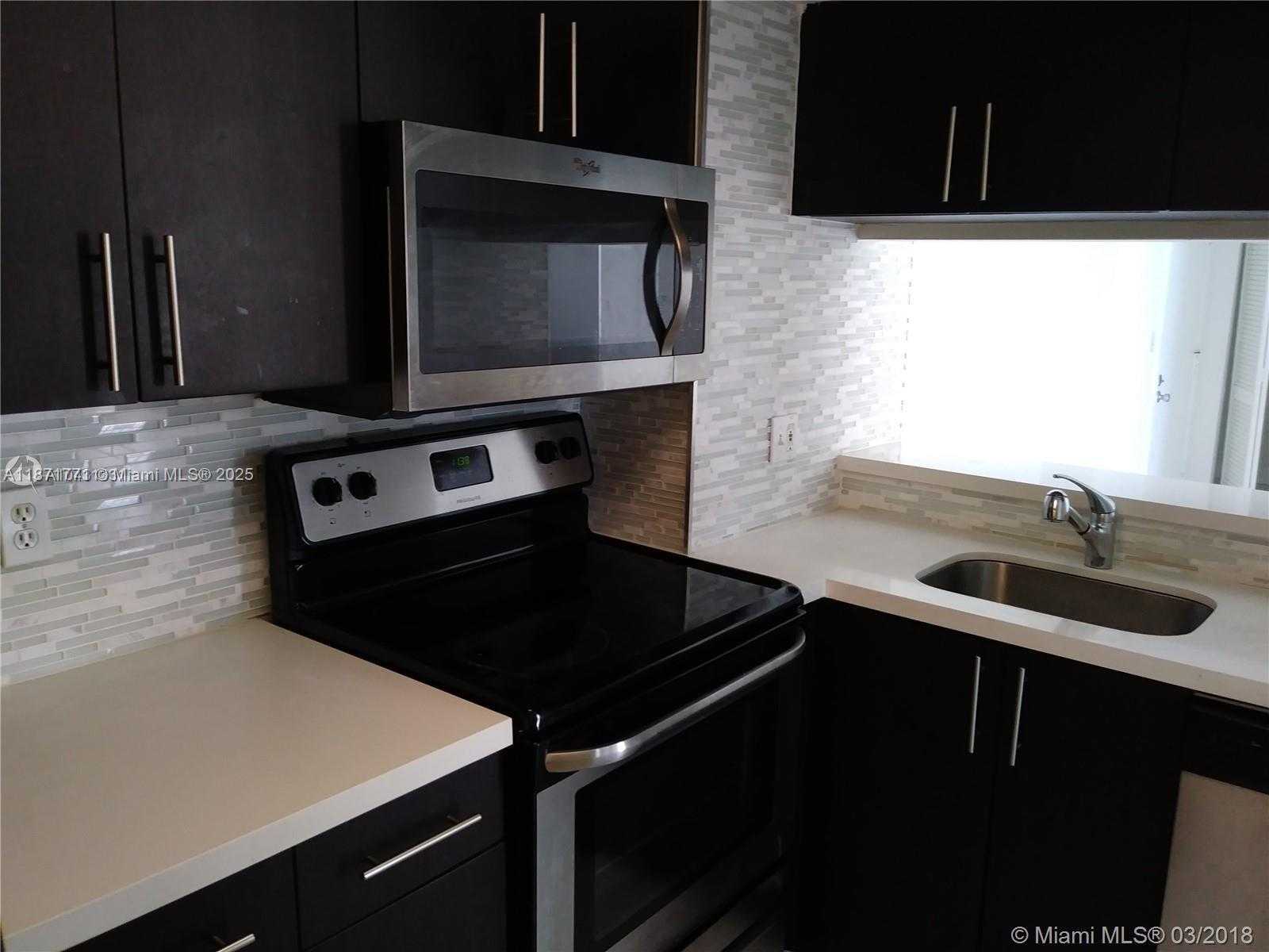 Small Image of 770 CLAUGHTON ISLAND DR #PH-29, Miami Number 12