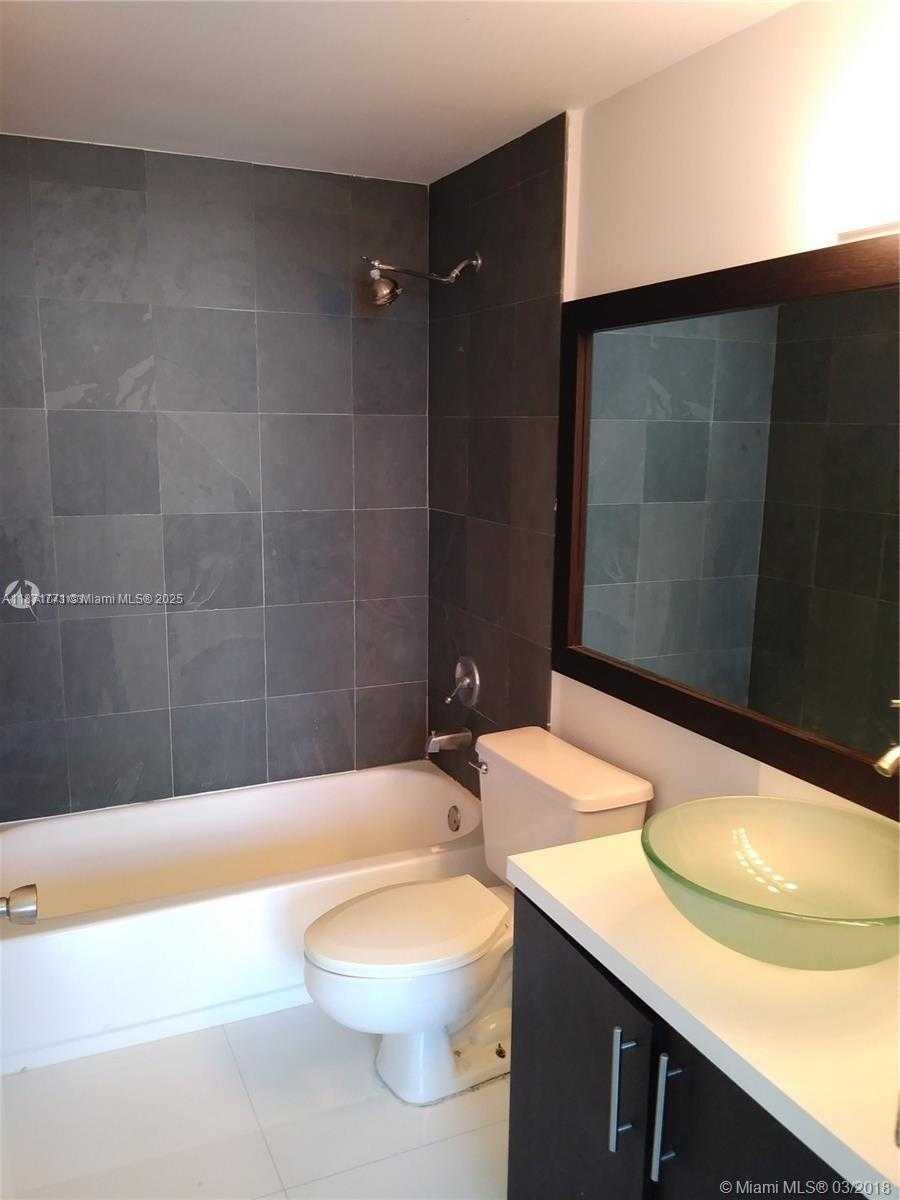 Small Image of 770 CLAUGHTON ISLAND DR #PH-29, Miami Number 6