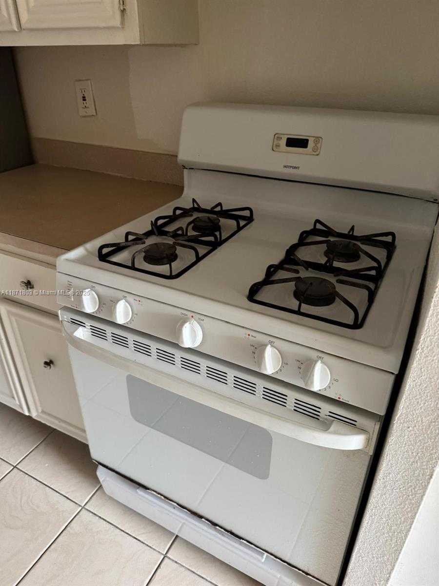 Small Image of 17901 NORTH WEST 68TH AVE #T203, Hialeah Number 12