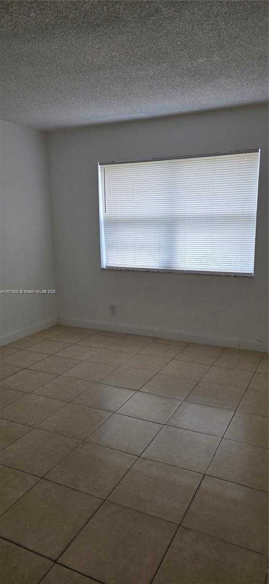 Small Image of 17901 NORTH WEST 68TH AVE #T203, Hialeah Number 7