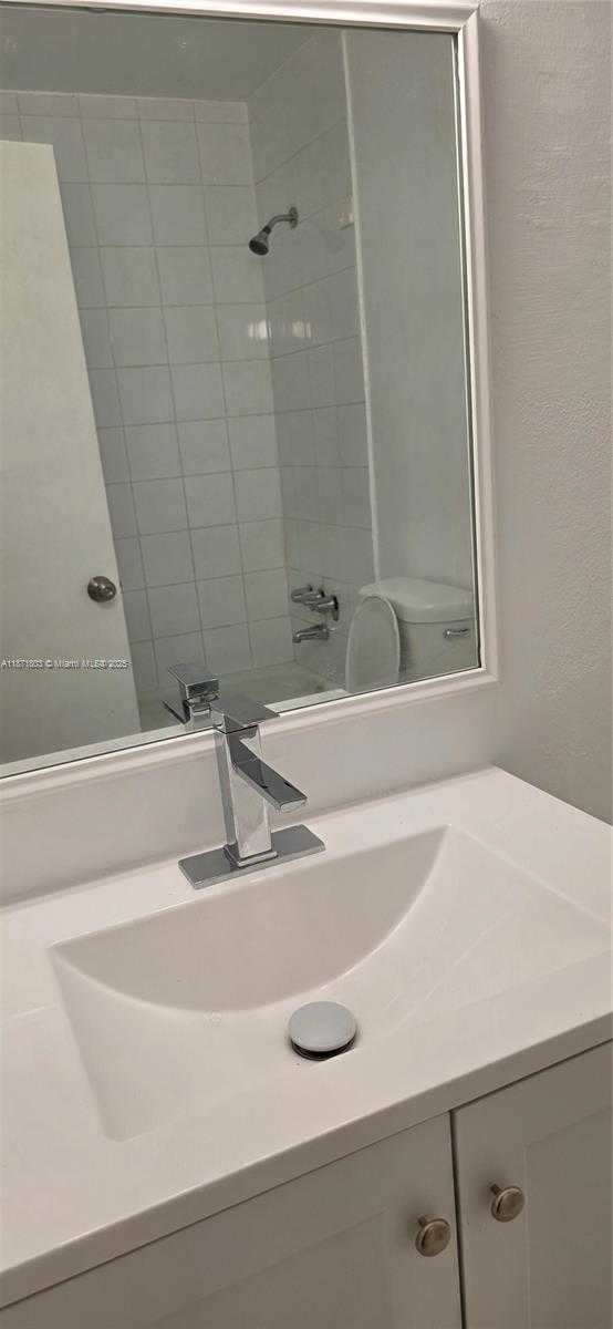 Small Image of 17901 NORTH WEST 68TH AVE #T203, Hialeah Number 8