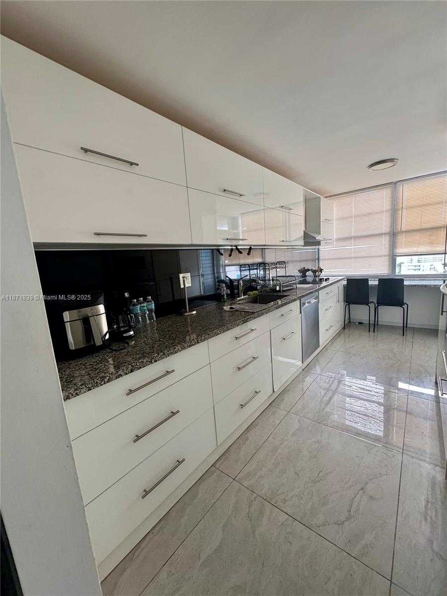Small Image of 18071 BISCAYNE BLVD #1104, Aventura Number 2