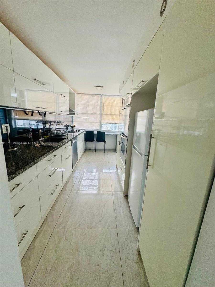 Small Image of 18071 BISCAYNE BLVD #1104, Aventura Number 4