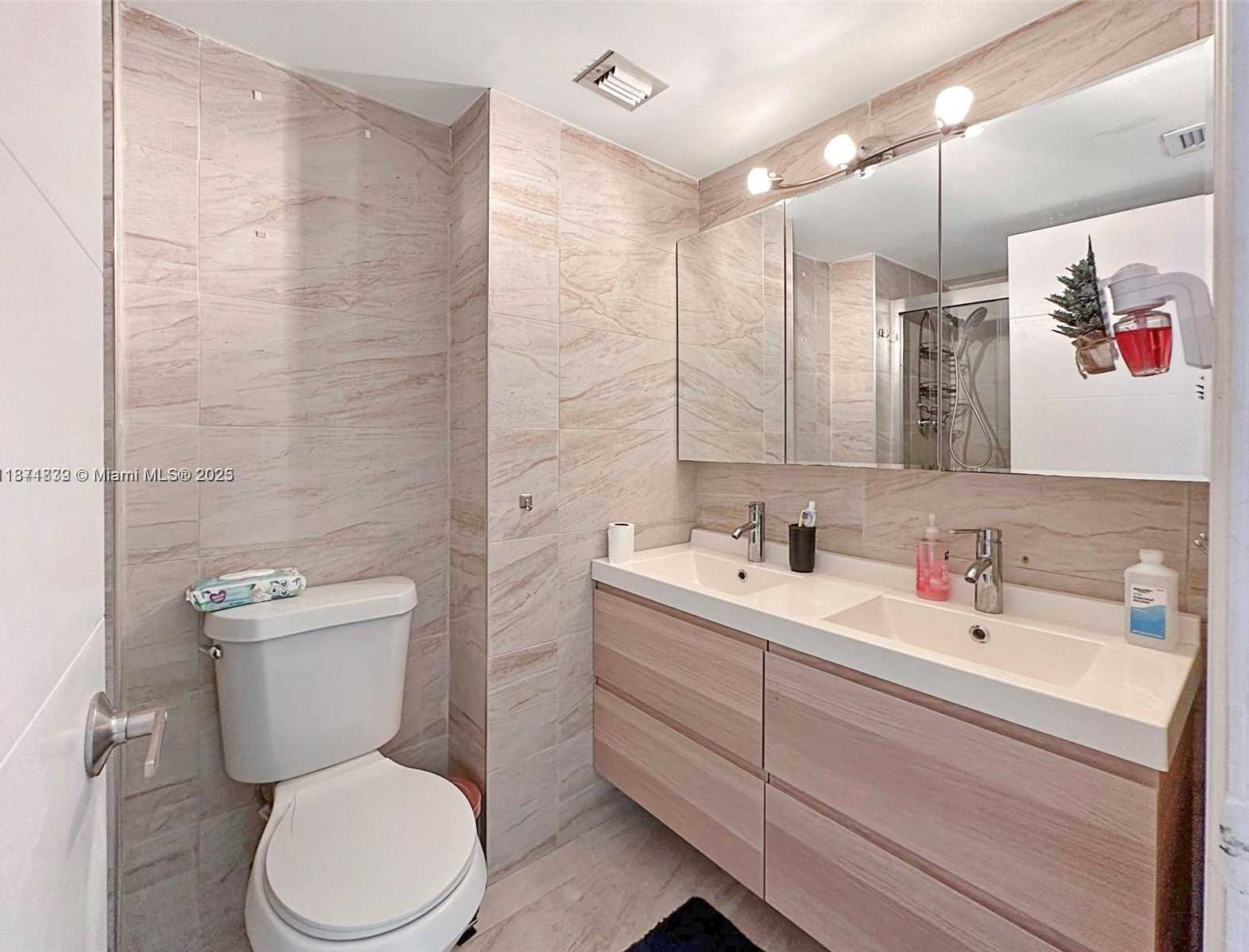 Small Image of 18071 BISCAYNE BLVD #1104, Aventura Number 7