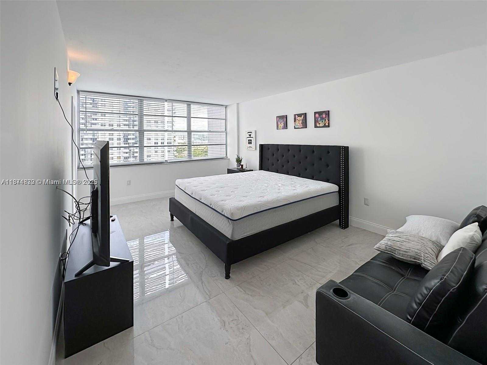 Small Image of 18071 BISCAYNE BLVD #1104, Aventura Number 9