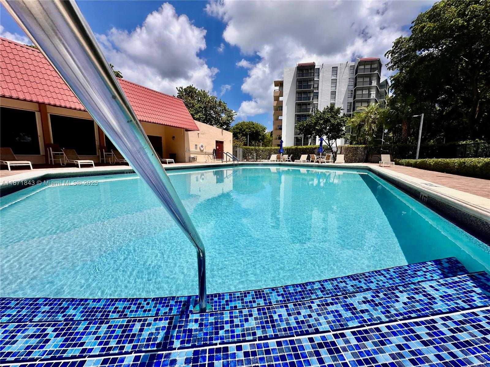 Small Image of 3301 NORTH COUNTRY CLUB DR #410, Aventura Number 10