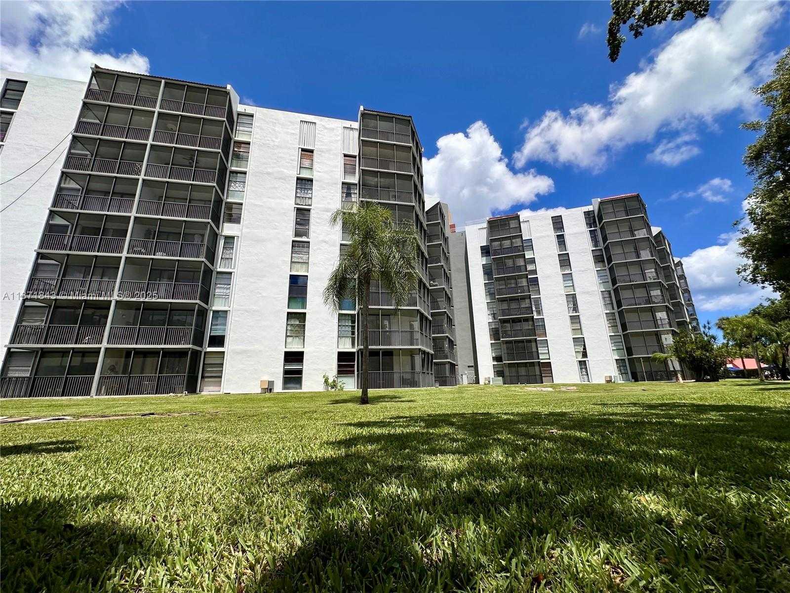 Small Image of 3301 NORTH COUNTRY CLUB DR #410, Aventura Number 11