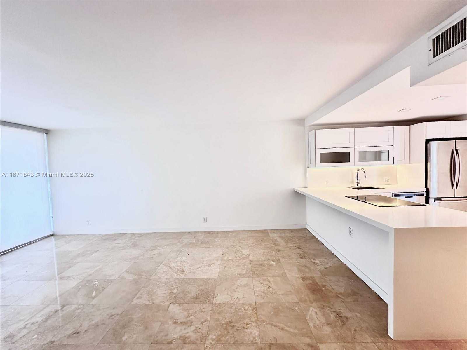 Small Image of 3301 NORTH COUNTRY CLUB DR #410, Aventura Number 2