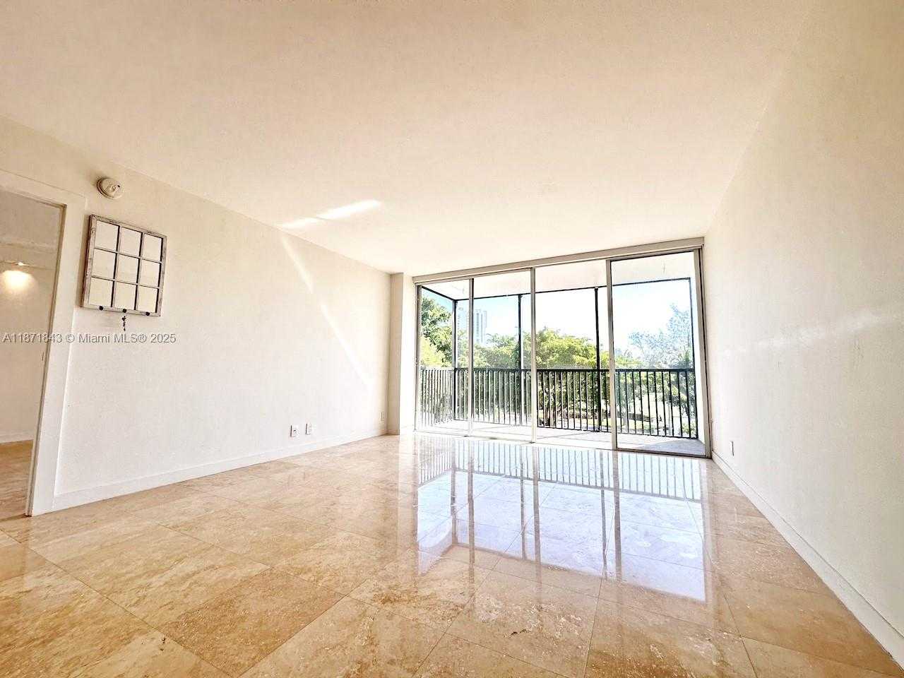 Small Image of 3301 NORTH COUNTRY CLUB DR #410, Aventura Number 23