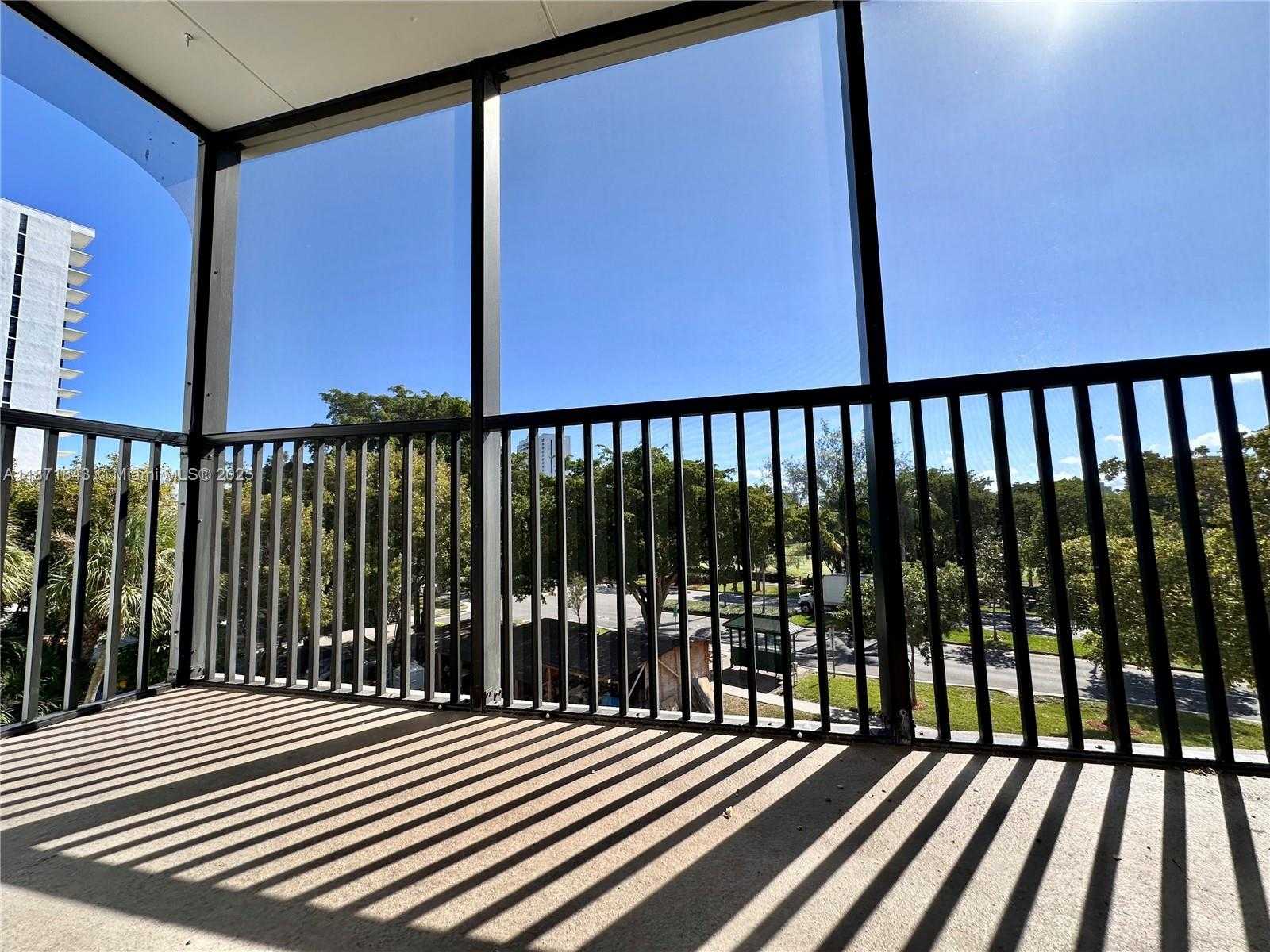 Small Image of 3301 NORTH COUNTRY CLUB DR #410, Aventura Number 27