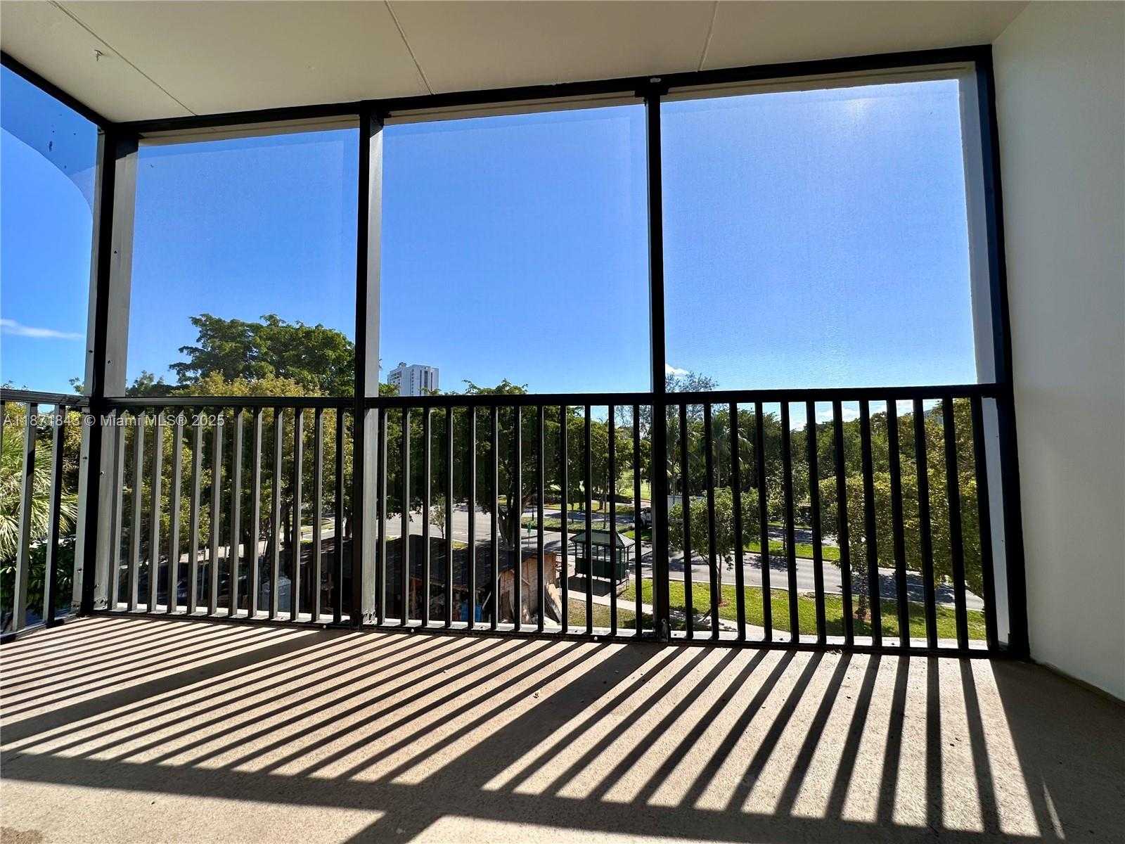 Small Image of 3301 NORTH COUNTRY CLUB DR #410, Aventura Number 28