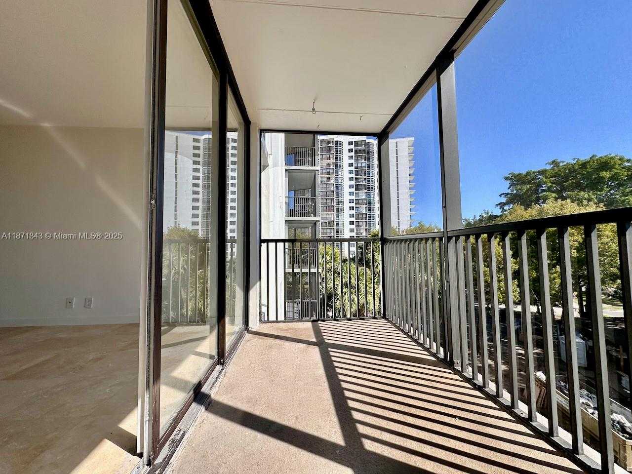 Small Image of 3301 NORTH COUNTRY CLUB DR #410, Aventura Number 29