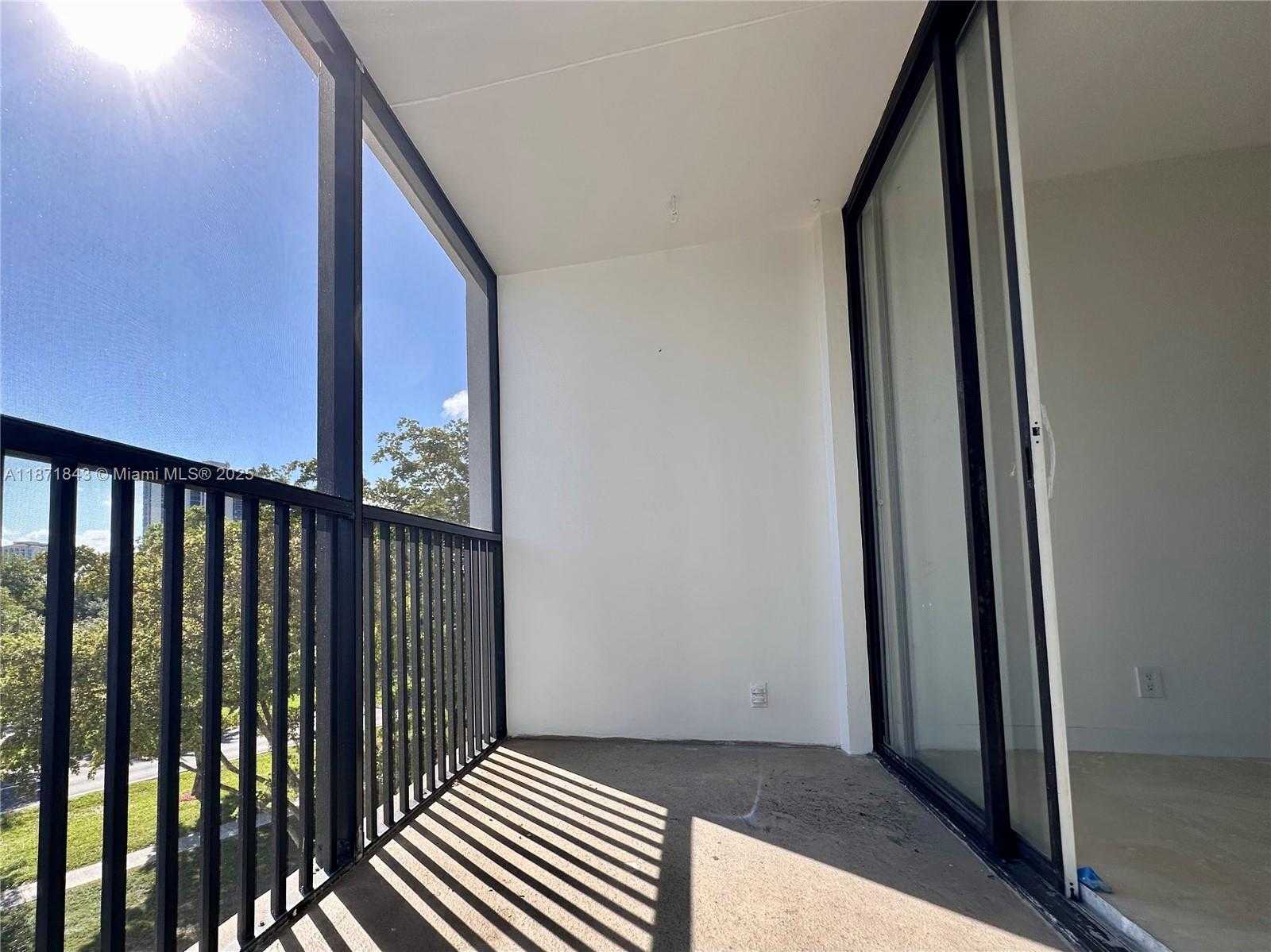 Small Image of 3301 NORTH COUNTRY CLUB DR #410, Aventura Number 31