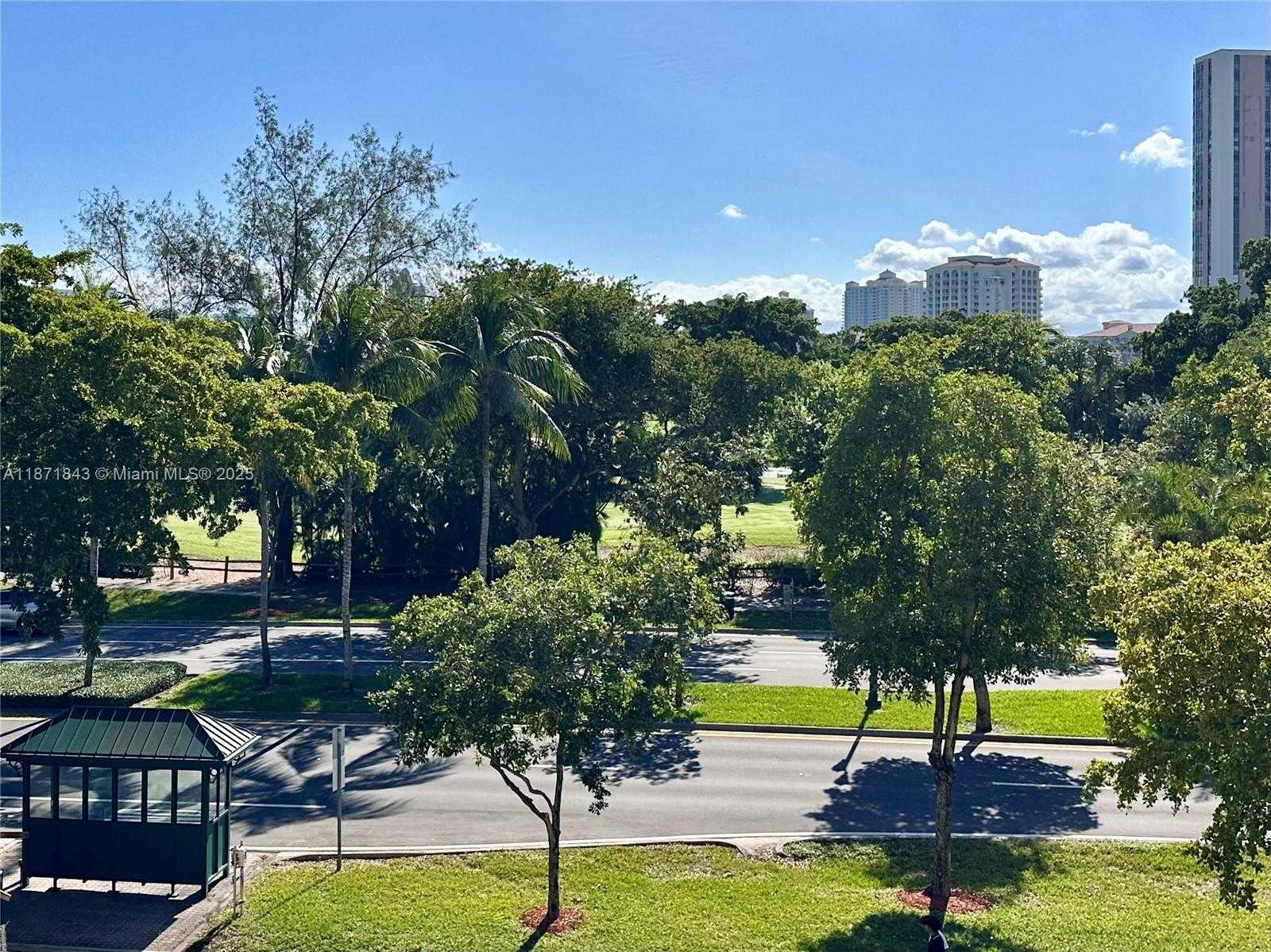 Small Image of 3301 NORTH COUNTRY CLUB DR #410, Aventura Number 36