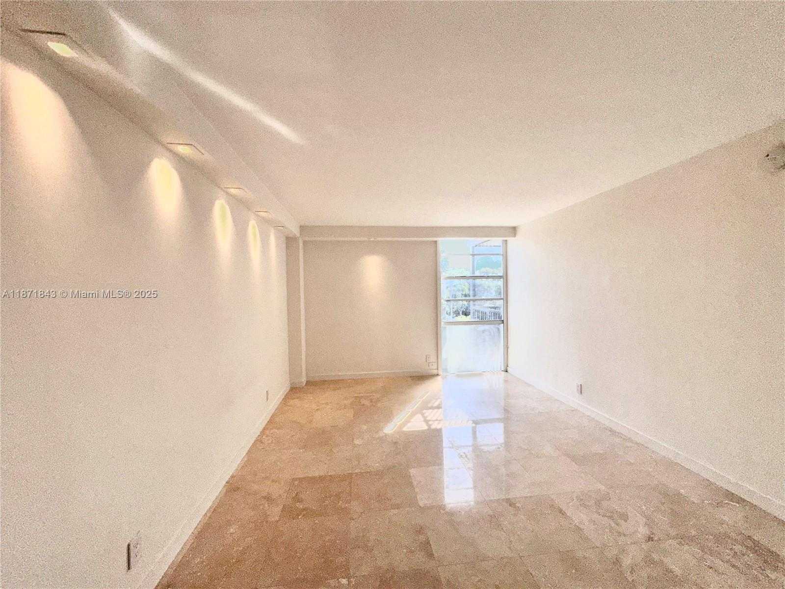 Small Image of 3301 NORTH COUNTRY CLUB DR #410, Aventura Number 39