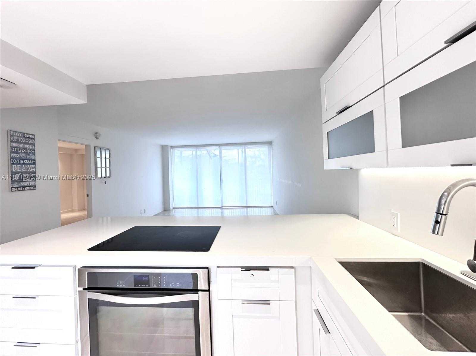 Small Image of 3301 NORTH COUNTRY CLUB DR #410, Aventura Number 4