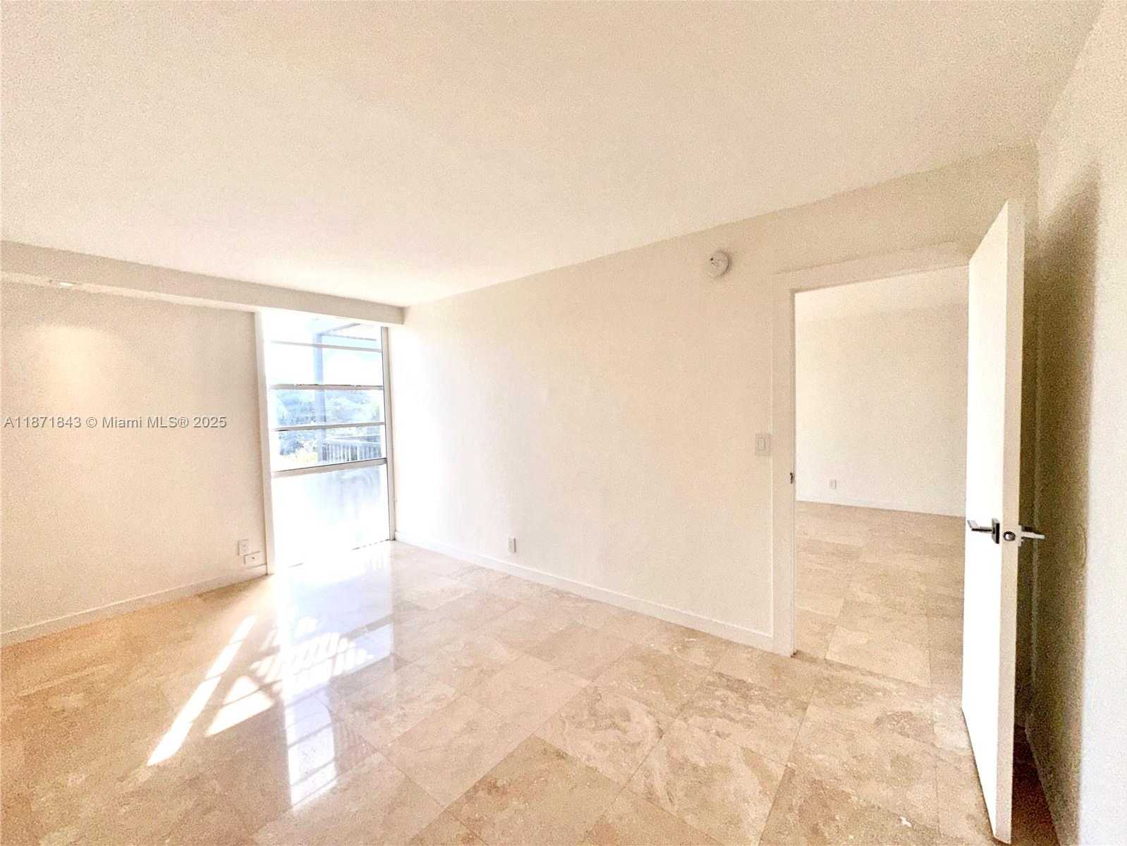 Small Image of 3301 NORTH COUNTRY CLUB DR #410, Aventura Number 40