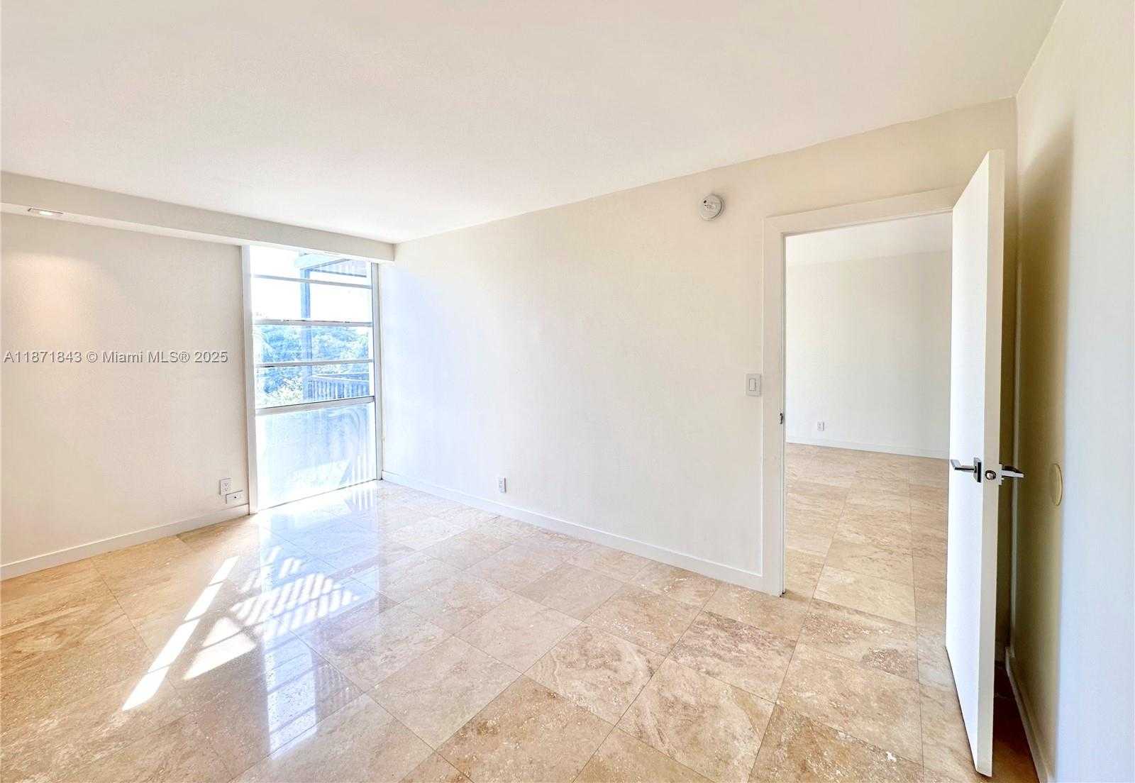 Small Image of 3301 NORTH COUNTRY CLUB DR #410, Aventura Number 41