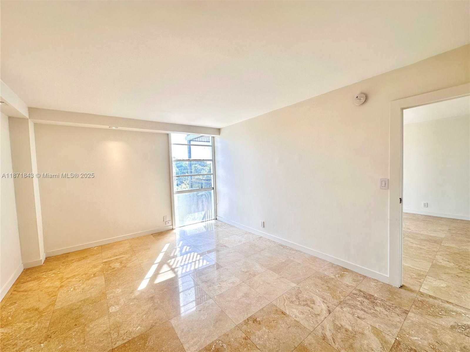 Small Image of 3301 NORTH COUNTRY CLUB DR #410, Aventura Number 42