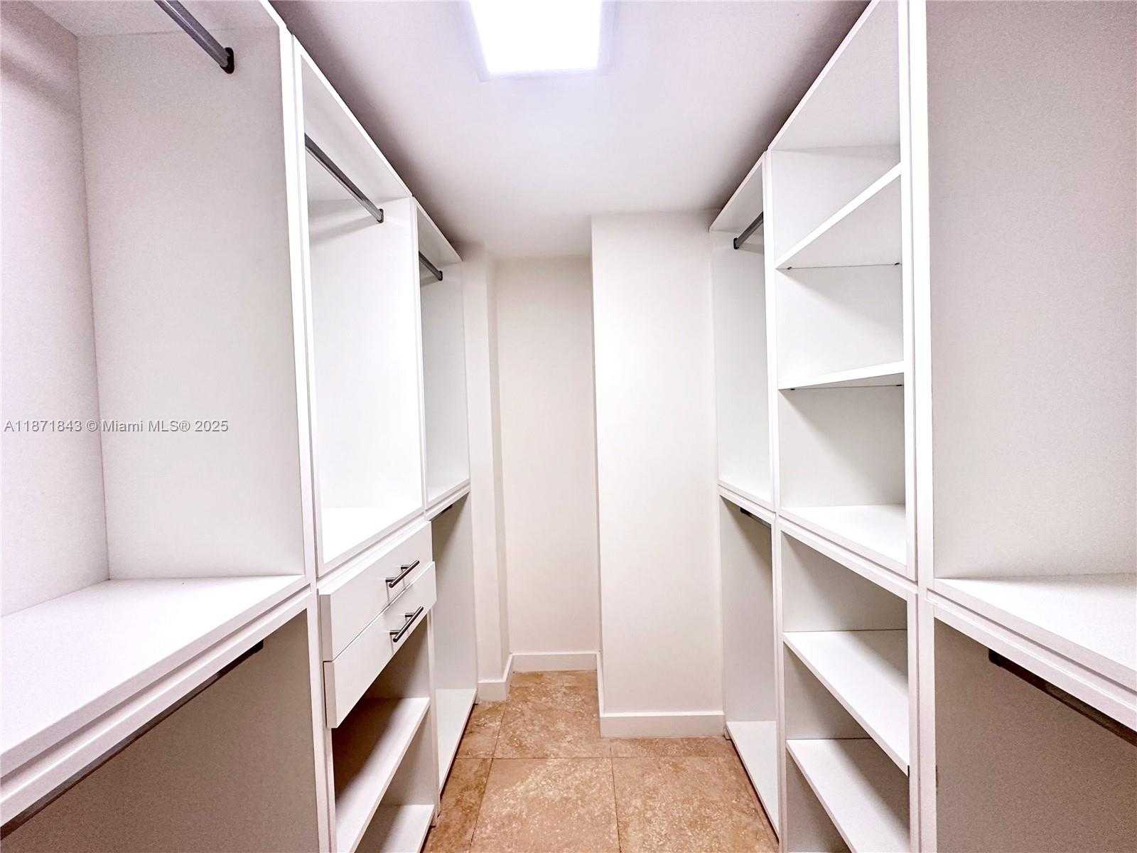 Small Image of 3301 NORTH COUNTRY CLUB DR #410, Aventura Number 9