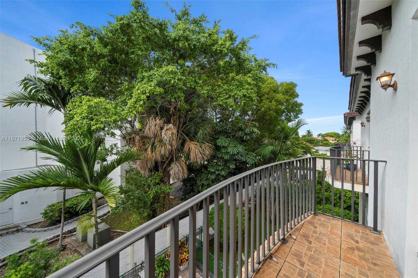 Small Image of 3506 NORTH EAST 166TH ST #4, North Miami Beach Number 27
