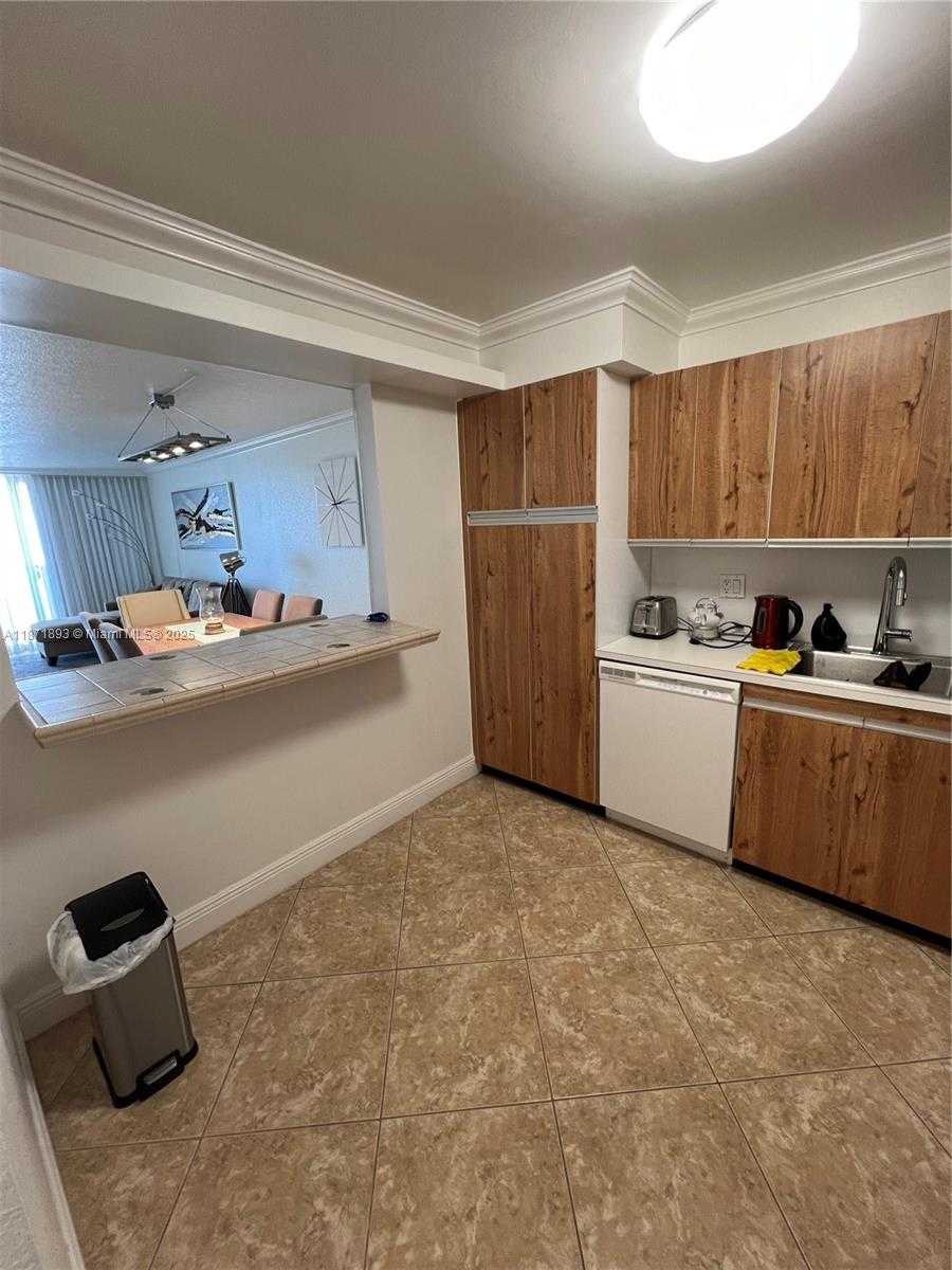 Small Image of 2301 SOUTH OCEAN DR #506, Hollywood Number 5
