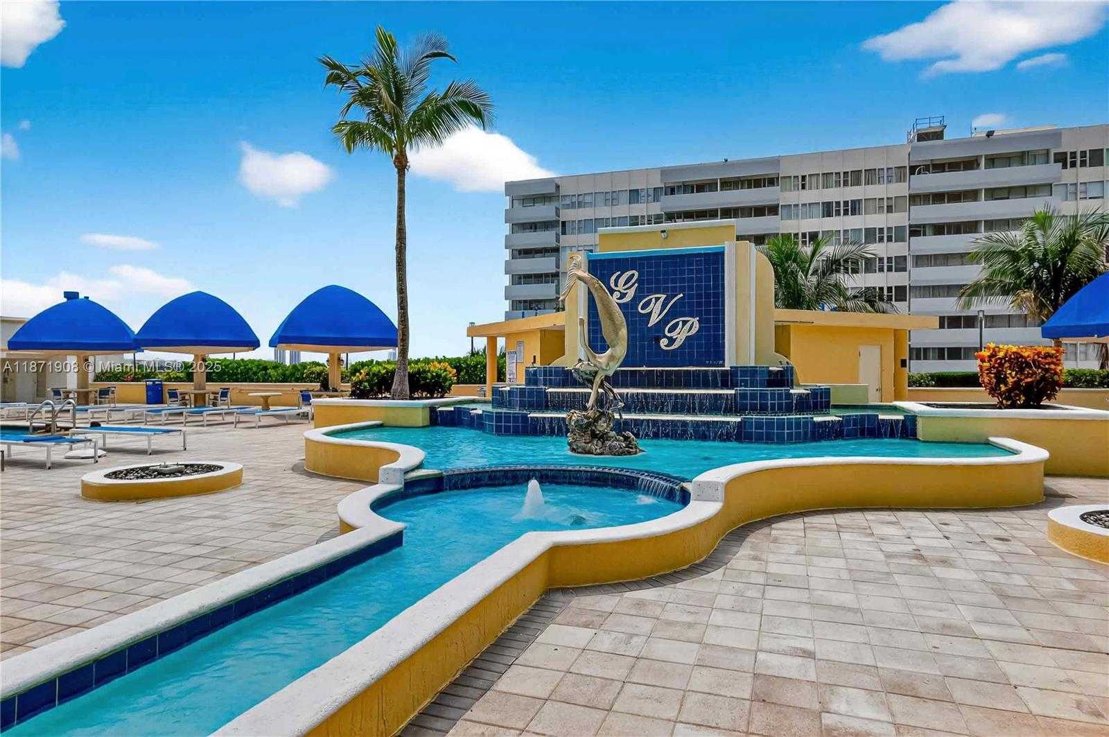 Small Image of 7601 EAST TREASURE DR #2222, North Bay Village Number 14
