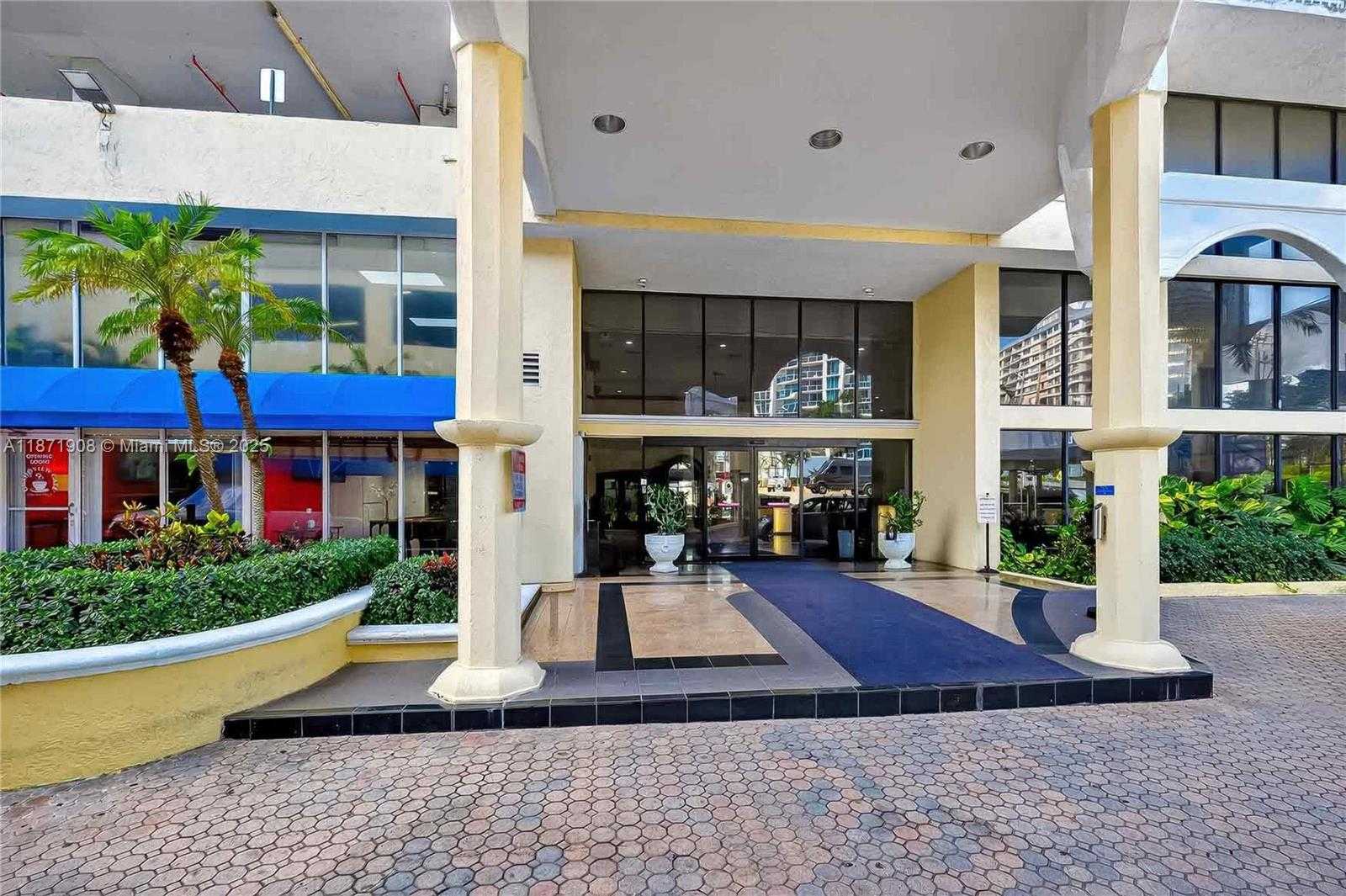Small Image of 7601 EAST TREASURE DR #2222, North Bay Village Number 18