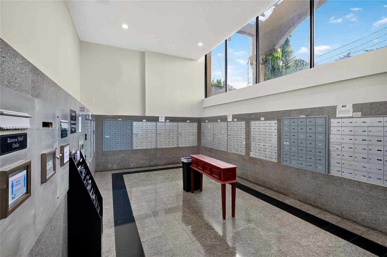 Small Image of 7601 EAST TREASURE DR #2222, North Bay Village Number 19
