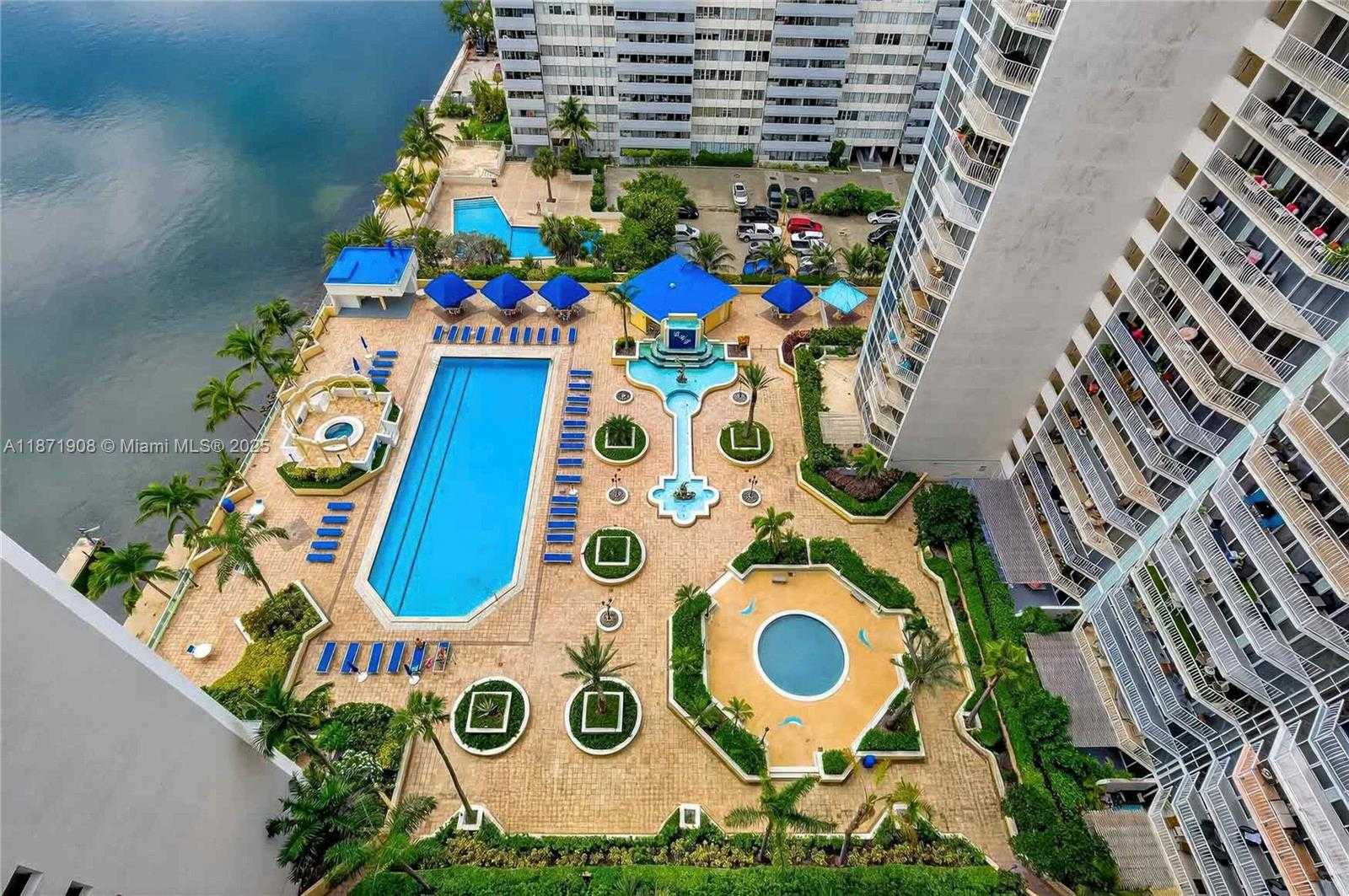 Small Image of 7601 EAST TREASURE DR #2222, North Bay Village Number 4