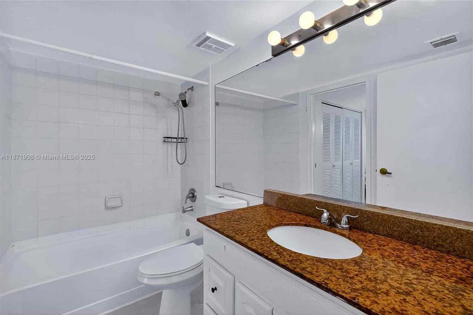 Small Image of 7601 EAST TREASURE DR #2222, North Bay Village Number 8