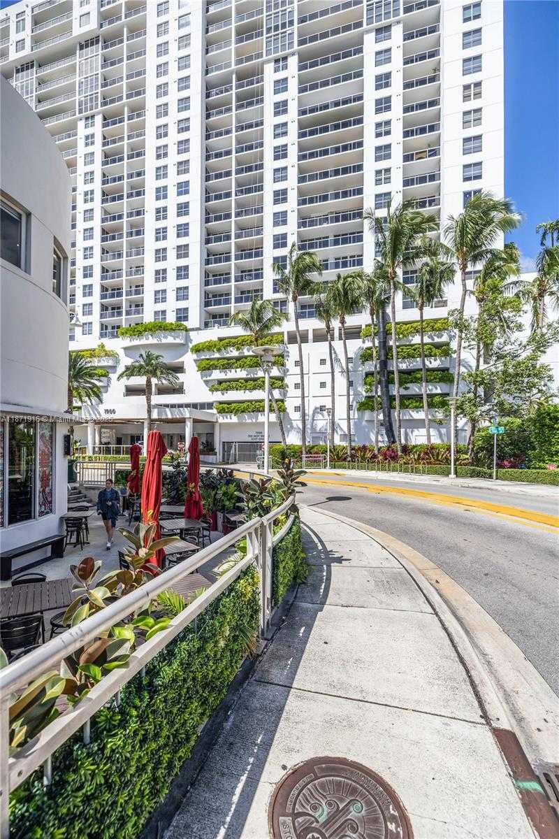 Small Image of 1900 SUNSET HARBOUR DR #1205/7, Miami Beach Number 21