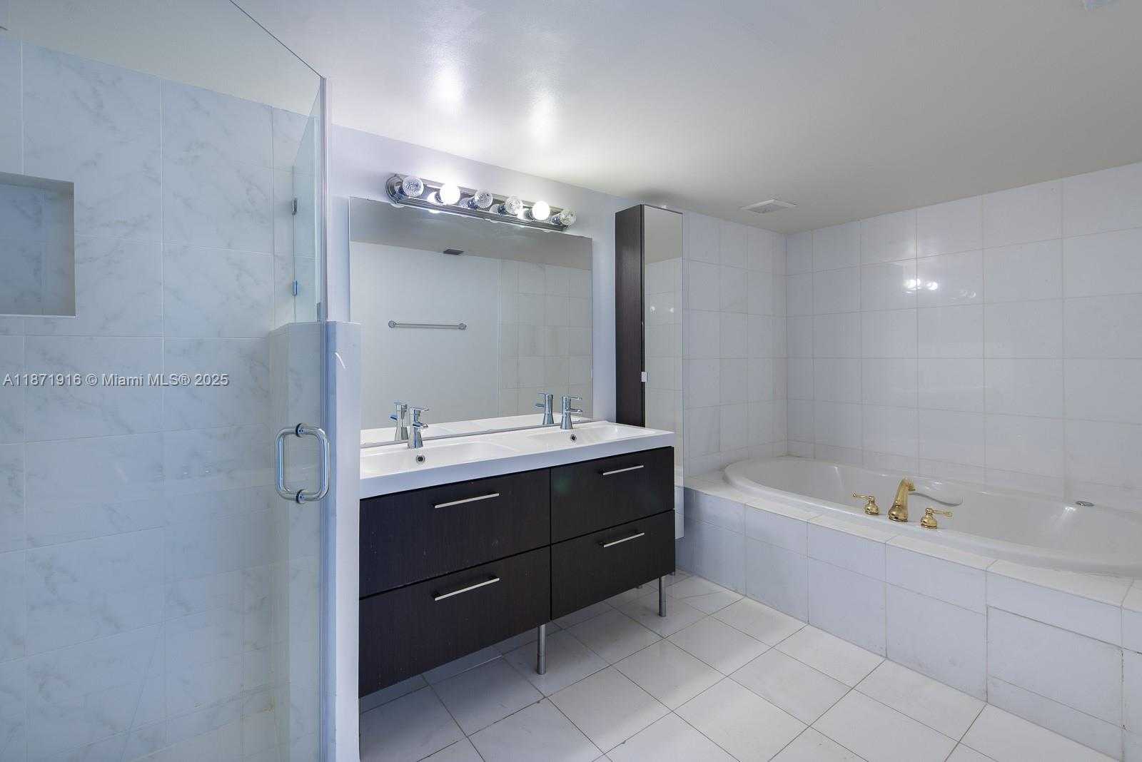 Small Image of 1900 SUNSET HARBOUR DR #1205/7, Miami Beach Number 9