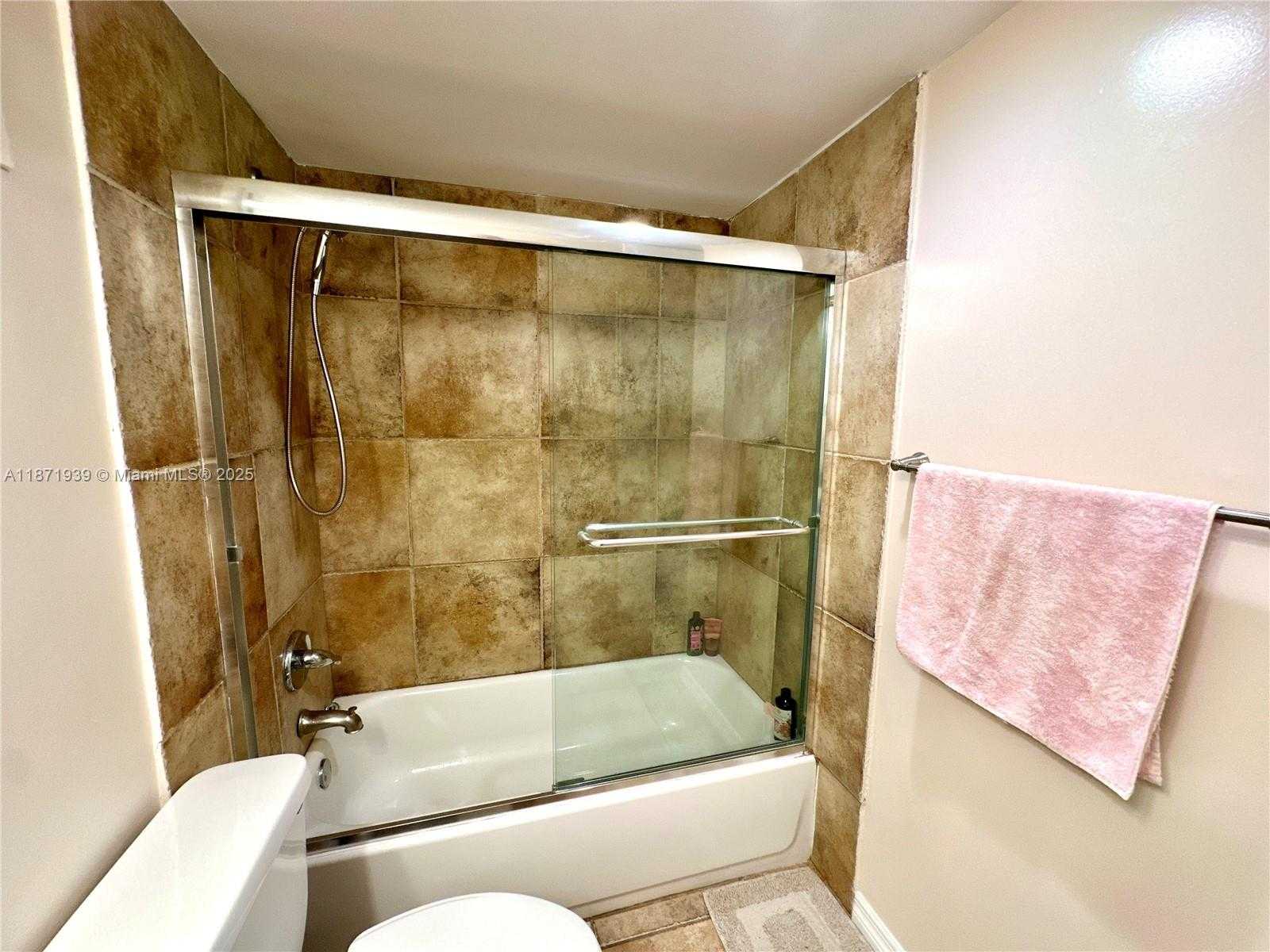 Small Image of 2771 TAFT ST #302, Hollywood Number 15
