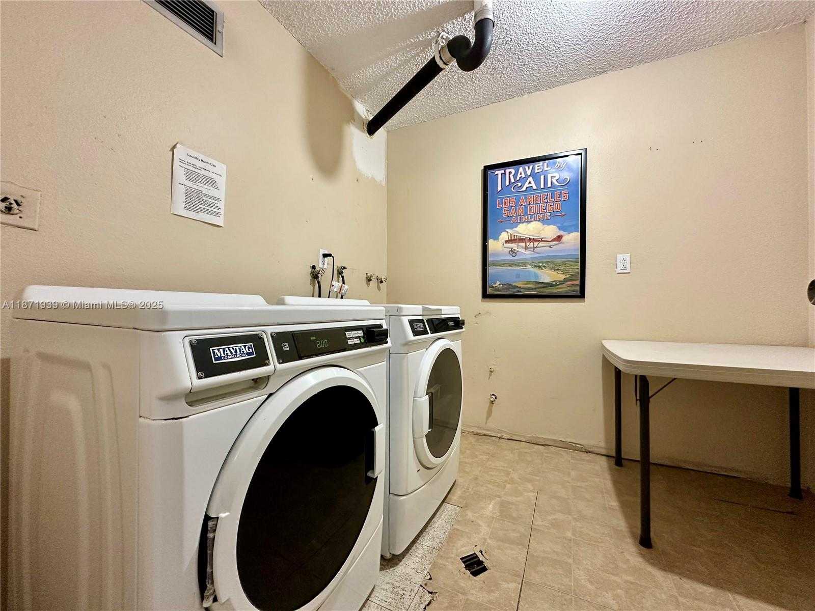 Small Image of 2771 TAFT ST #302, Hollywood Number 17