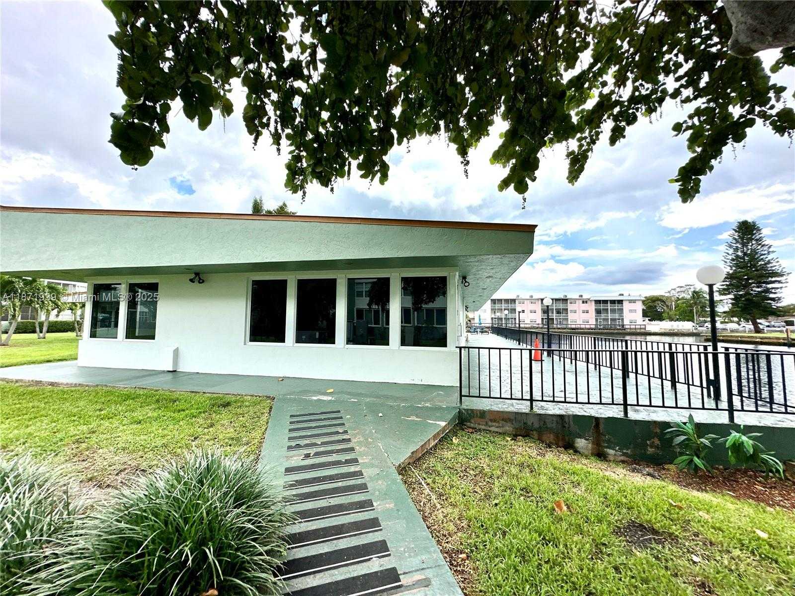 Small Image of 2771 TAFT ST #302, Hollywood Number 20