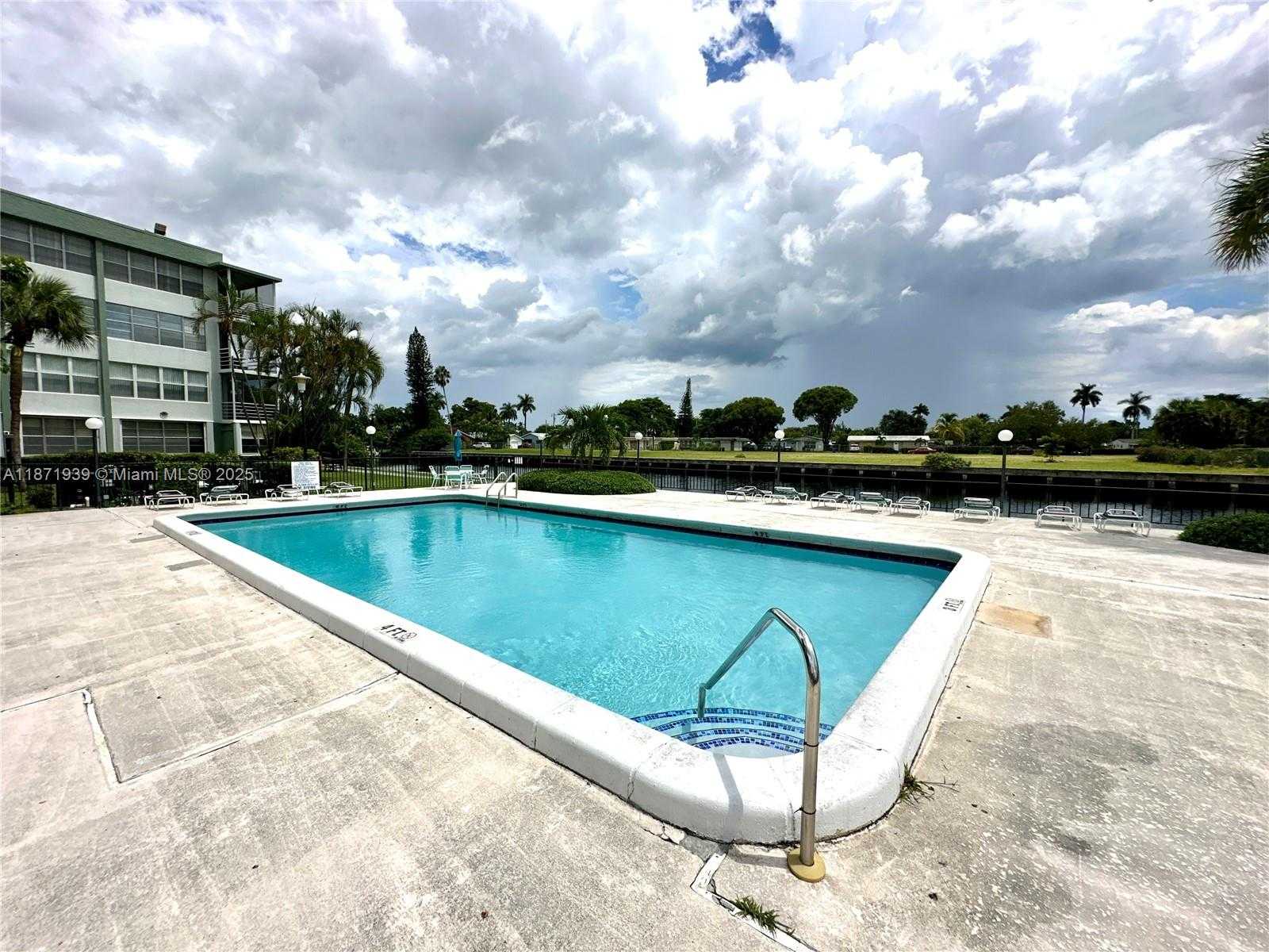 Small Image of 2771 TAFT ST #302, Hollywood Number 26