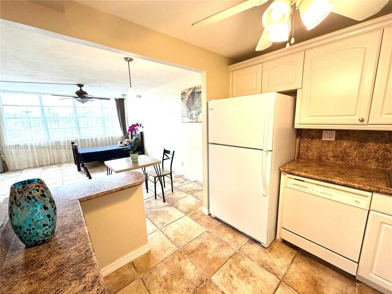 Small Image of 2771 TAFT ST #302, Hollywood Number 7