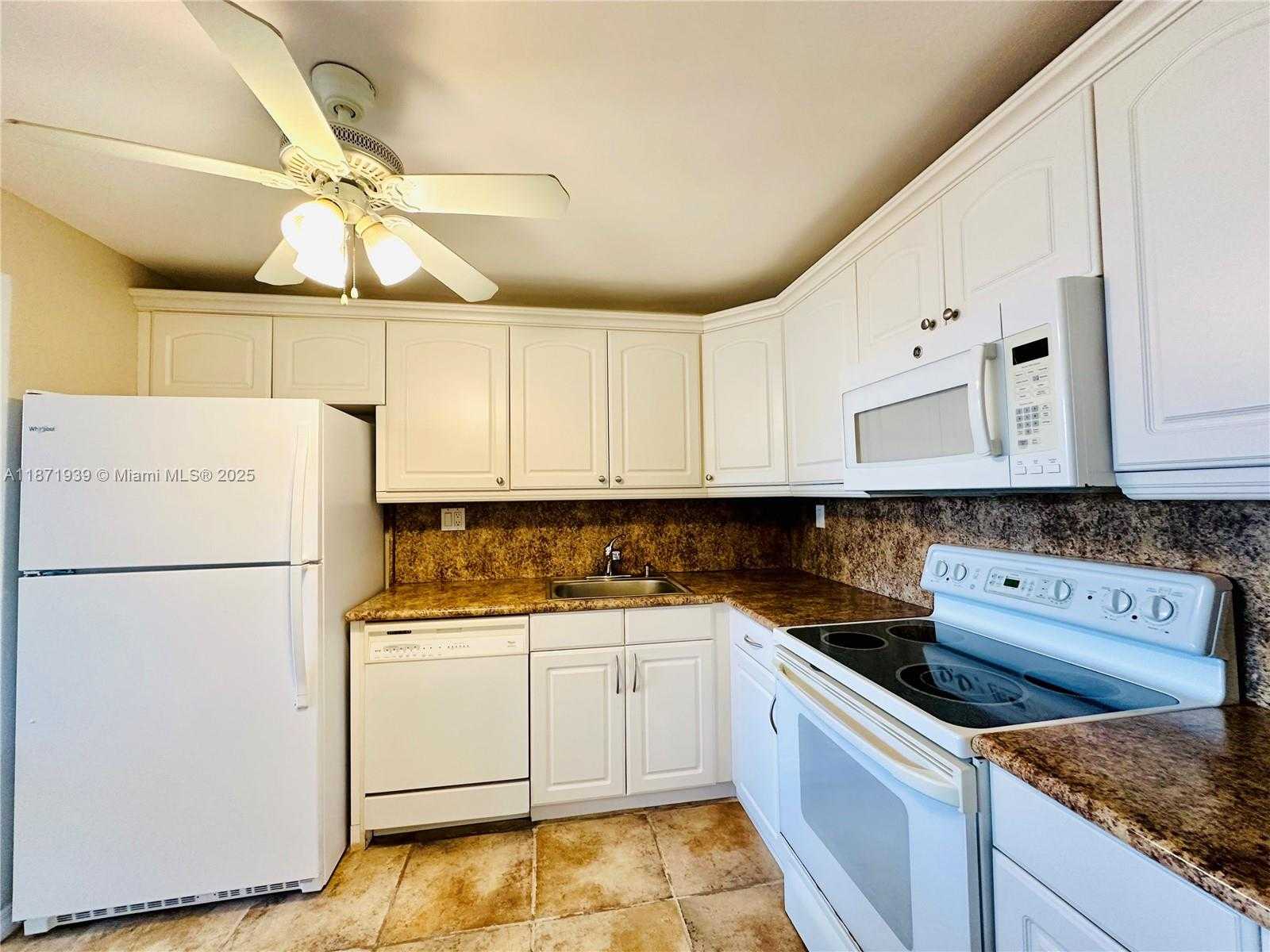 Small Image of 2771 TAFT ST #302, Hollywood Number 8