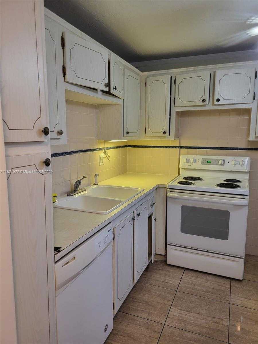 Small Image of 900 NORTH EAST 12TH AVE #705, Hallandale Beach Number 11