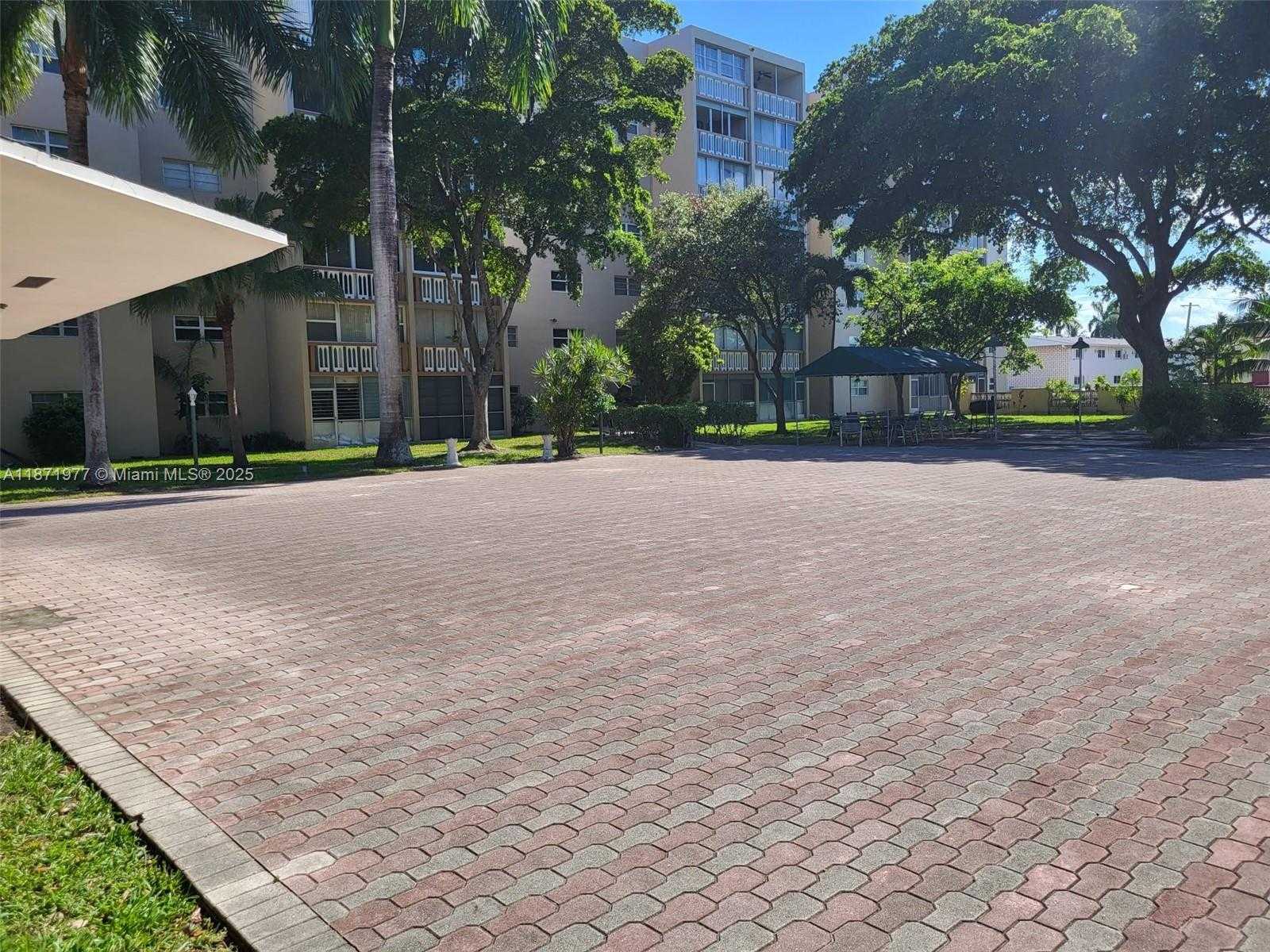 Small Image of 900 NORTH EAST 12TH AVE #705, Hallandale Beach Number 3