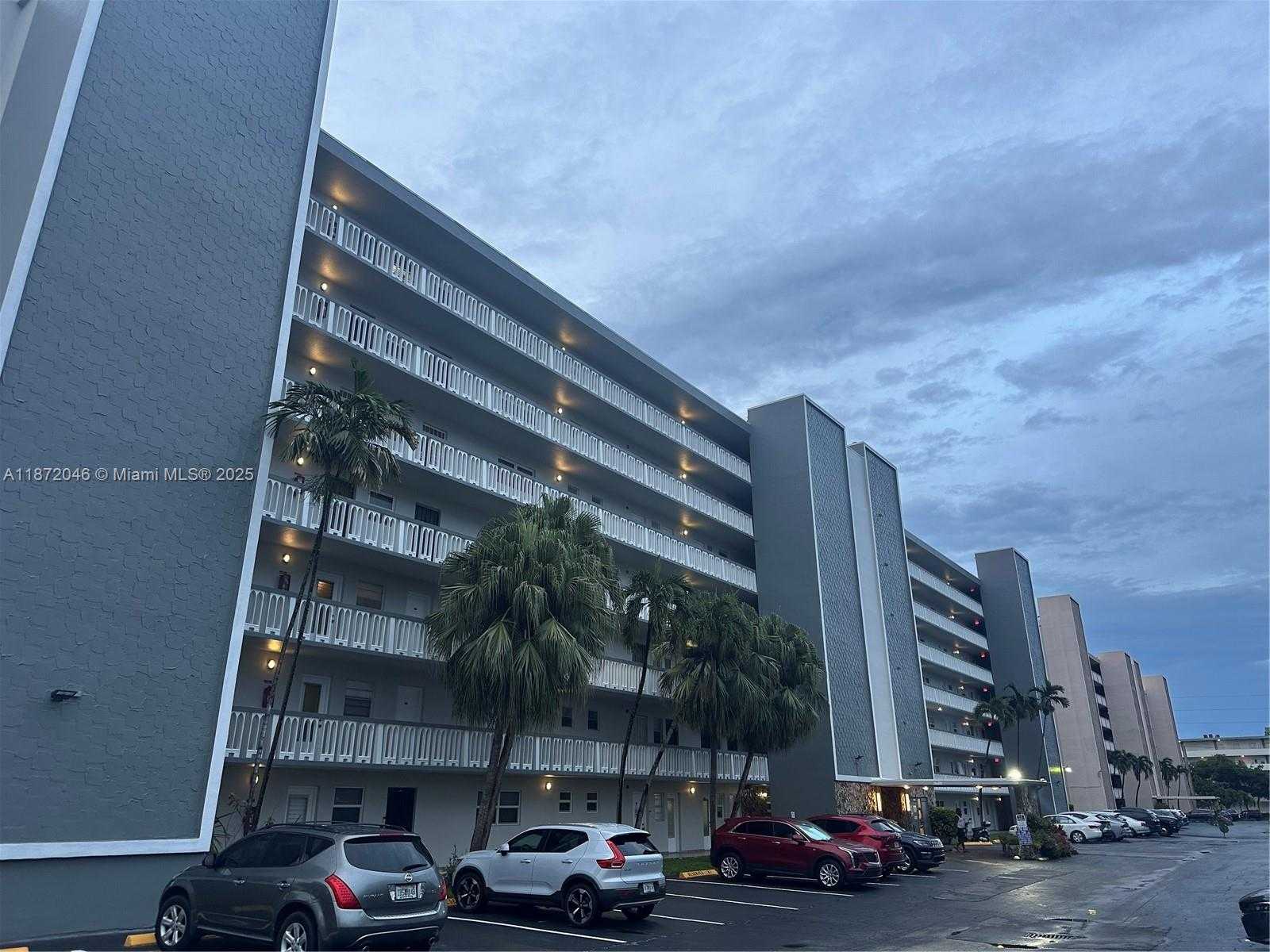 Small Image of 420 NORTH EAST 12TH AVE #404, Hallandale Beach Number 5
