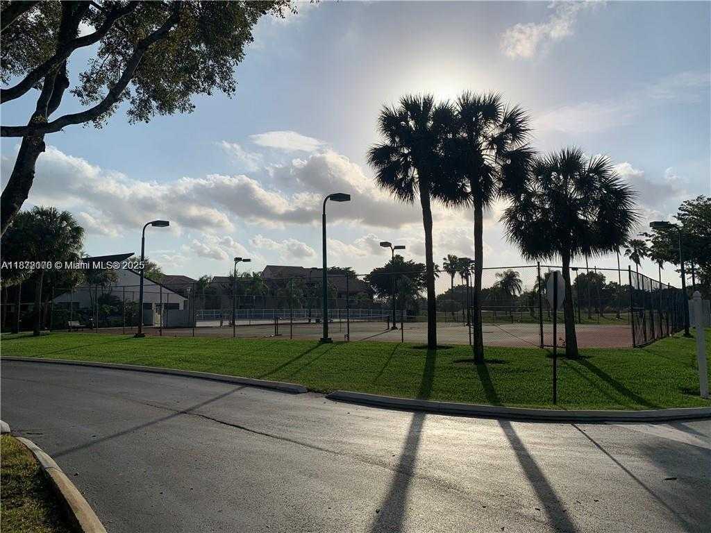 Small Image of 16171 BLATT BLVD #413, Weston Number 5