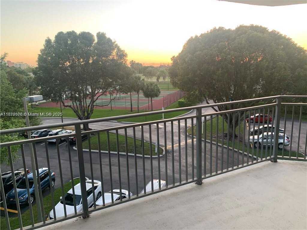 Small Image of 16171 BLATT BLVD #413, Weston Number 6